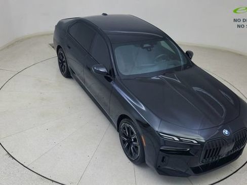 Used 2025 BMW i7 eDrive50 w/ M Sport Package RWD image 75