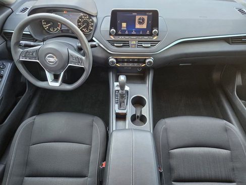 Used 2022 Nissan Altima 2.5 SV image 21