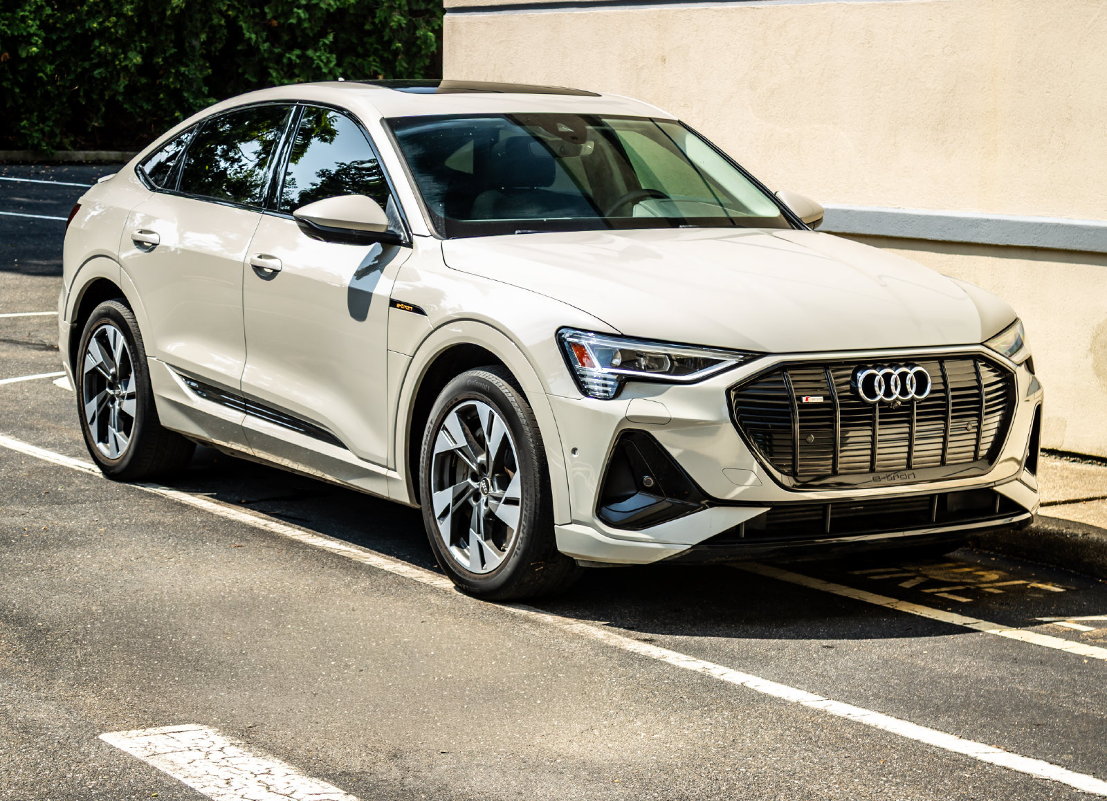 Used 2022 Audi e-tron Premium AWD/4WD image 10