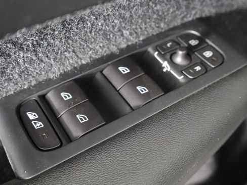Used 2019 Volvo XC40 T5 Inscription AWD/4WD image 18
