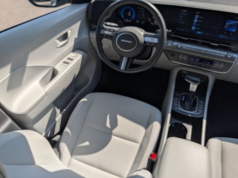 Used 2025 Hyundai Kona SEL AWD/4WD image 9