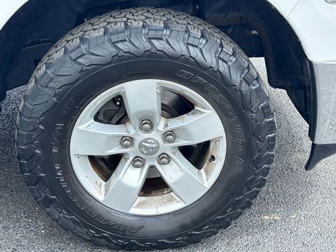 Used 2019 RAM 1500 Classic SLT w/ Luxury Group AWD/4WD image 9
