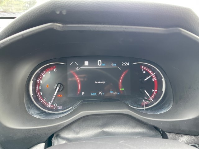 Used 2025 Toyota RAV4 XLE AWD/4WD image 21