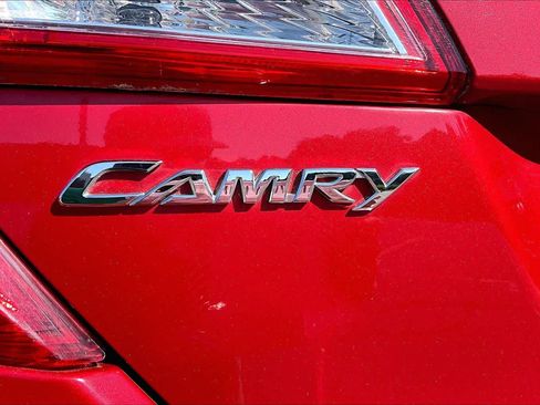 Used 2013 Toyota Camry LE FWD image 32
