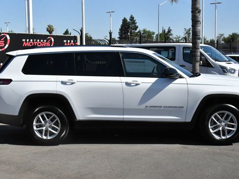 Used 2023 Jeep Grand Cherokee L Laredo AWD/4WD image 9