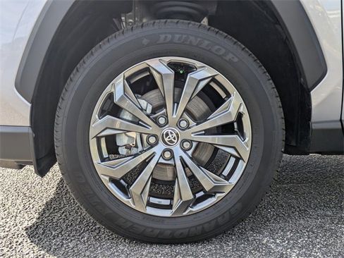 Used 2024 Toyota RAV4 XLE Premium image 12