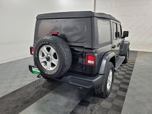 Used 2018 Jeep Wrangler Unlimited Sport S image 9