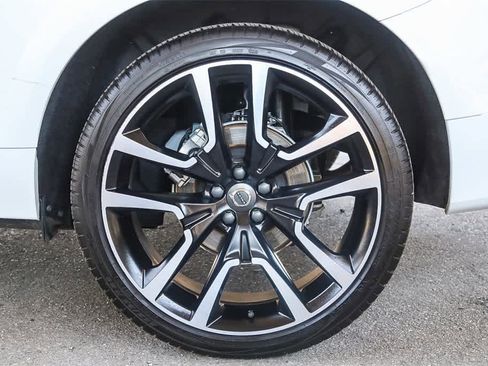 Used 2024 Volvo XC60 B5 Ultimate image 10