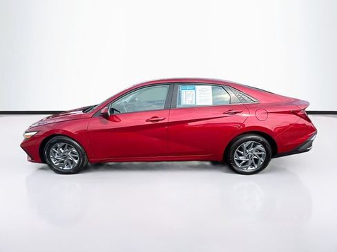 Used 2024 Hyundai Elantra SEL FWD image 5