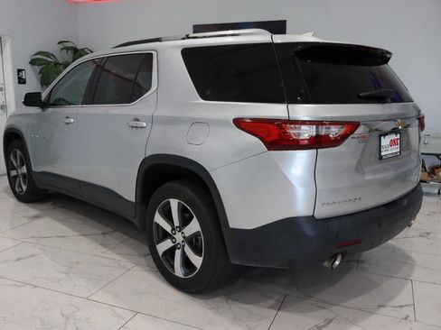 Used 2018 Chevrolet Traverse LT FWD image 5