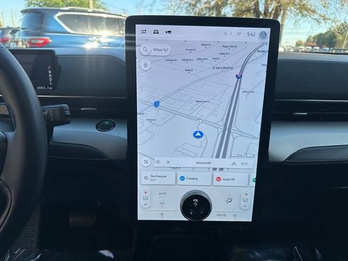 Used 2023 Ford Mustang Mach-E Select image 21