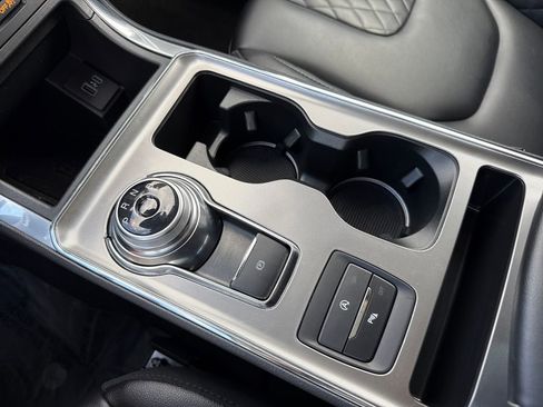 Used 2024 Ford Edge Titanium image 23