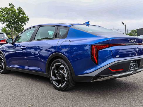 Certified 2025 Kia K4 EX FWD image 4