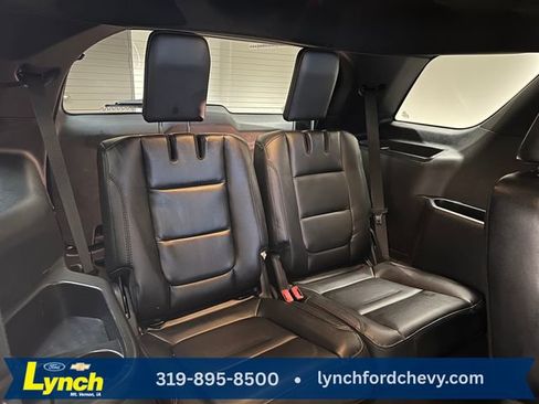 Used 2019 Ford Explorer XLT w/ Equipment Group 202A image 21