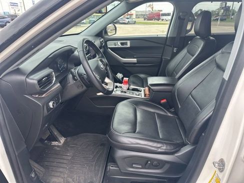 Used 2021 Ford Explorer Limited w/ Equipment Group 301A AWD/4WD image 6