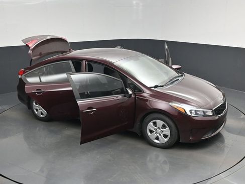 Used 2018 Kia Forte LX image 19
