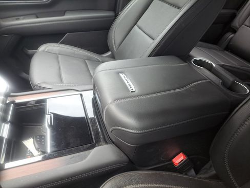 Used 2026 GMC Yukon Denali w/ Denali Reserve Package AWD/4WD image 26