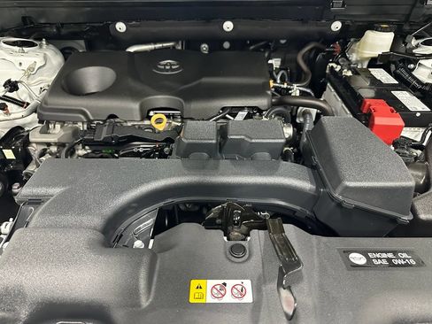 Used 2025 Toyota RAV4 XLE FWD image 66