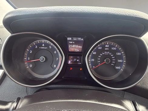 Used 2013 Hyundai Elantra GT w/ Style Pkg image 16