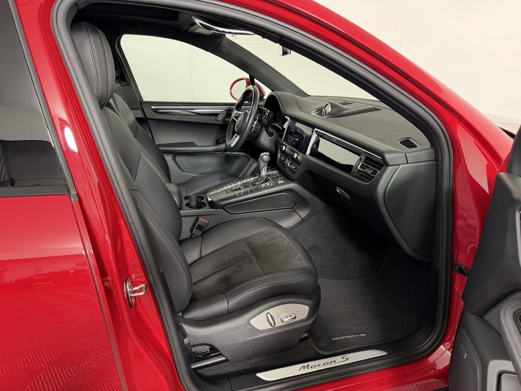 Used 2021 Porsche Macan S AWD/4WD image 25