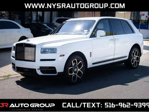 Used 2020 Rolls-Royce Cullinan Black Badge image 1