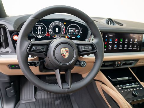 Certified 2025 Porsche Cayenne Coupe AWD/4WD image 12