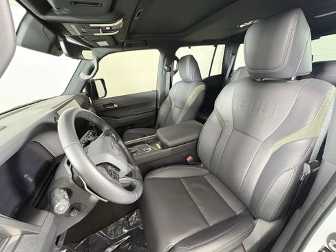 Used 2024 Lexus GX 550 image 13