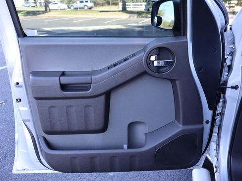 Used 2015 Nissan Xterra S image 23