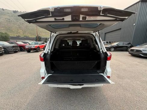 Used 2017 Lexus LX 570 4WD w/ Luxury Package image 22