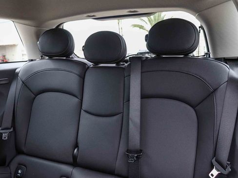 Used 2024 MINI Cooper 4-Door Hardtop FWD image 23