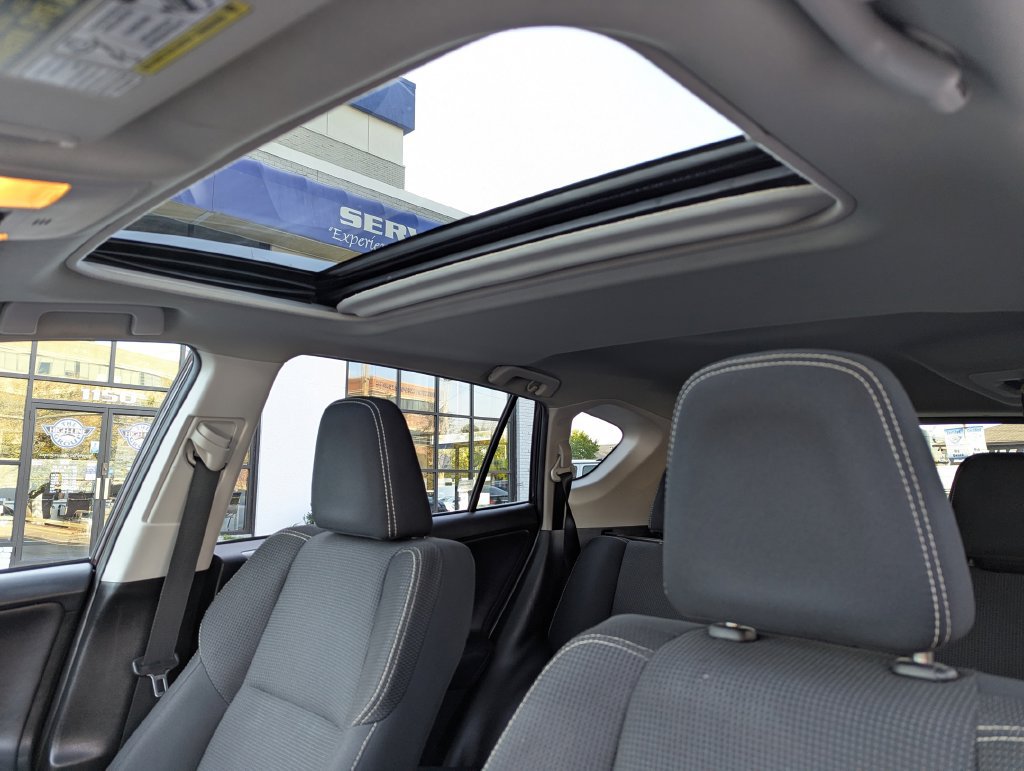 Used 2016 Toyota RAV4 XLE AWD/4WD image 30