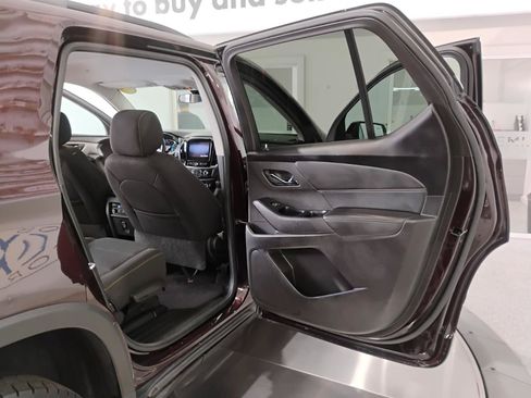 Used 2021 Chevrolet Traverse LT FWD image 84