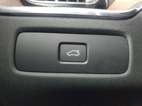 Certified 2024 Volvo XC60 B5 Plus w/ Protection Package Premier image 37