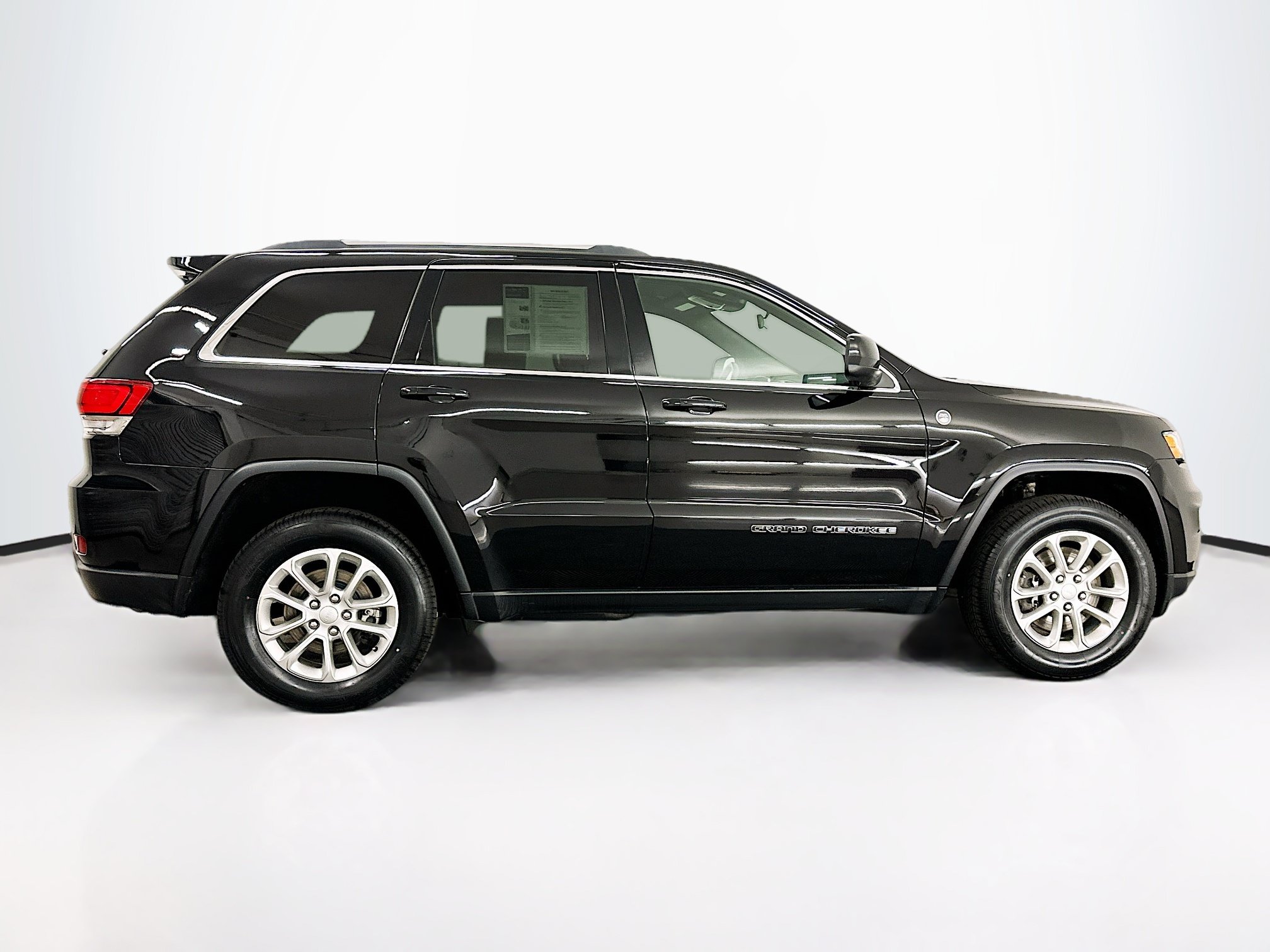 Used 2021 Jeep Grand Cherokee Laredo AWD/4WD image 10
