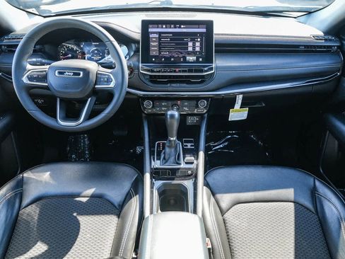 Used 2023 Jeep Compass Altitude image 10