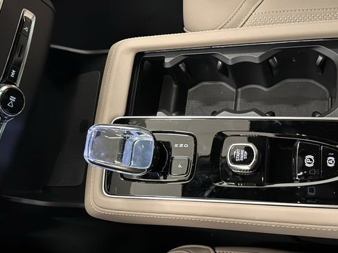 New 2026 Volvo XC90 T8 Plus w/ Protection Package Premier image 19