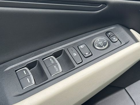 Used 2025 Honda Accord SE image 13