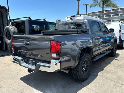 Used 2021 Toyota Tacoma SR5 RWD image 6