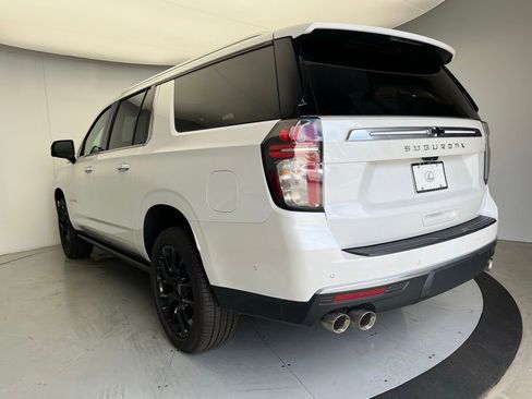 Used 2024 Chevrolet Suburban High Country w/ Advanced Technology Package AWD/4WD image 4