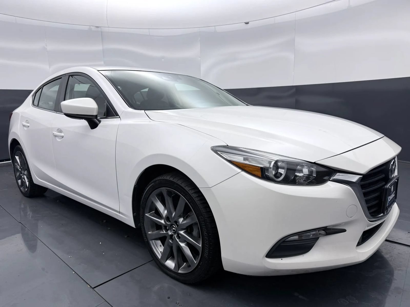 Used 2018 MAZDA MAZDA3 Touring FWD image 1