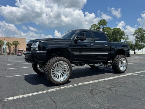Used 2004 Chevrolet Silverado 1500 4x4 Crew Cab w/ Z71 Convenience Package 2 image 2