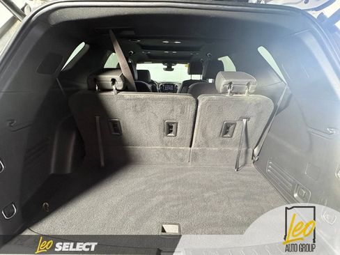 Used 2022 Chevrolet Traverse Premier w/ Redline Edition FWD image 12