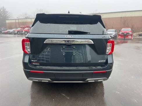 Used 2023 Ford Explorer XLT w/ Equipment Group 202A image 6