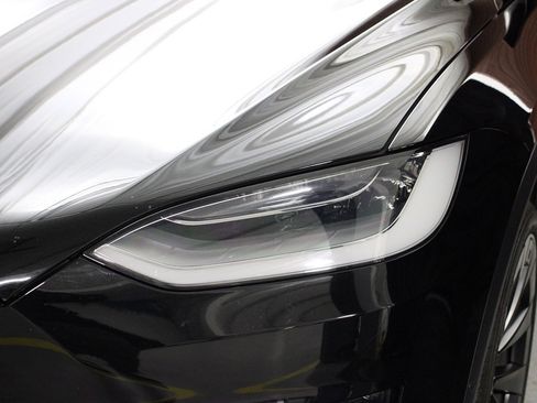 Used 2023 Tesla Model X image 4