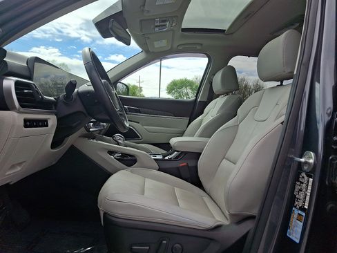 Certified 2023 Kia Telluride EX w/ EX Captain's Chair Package AWD/4WD image 13