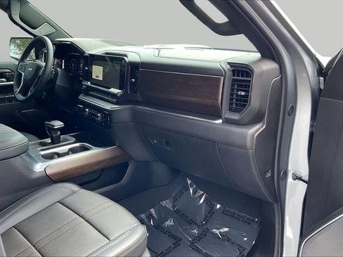 Used 2026 Chevrolet Silverado 1500 High Country w/ High Country Premium Package AWD/4WD image 30