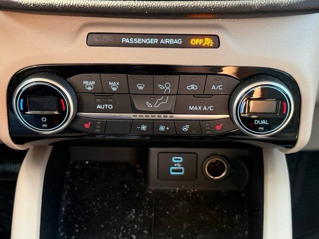 Used 2021 Ford Escape Titanium AWD/4WD image 23