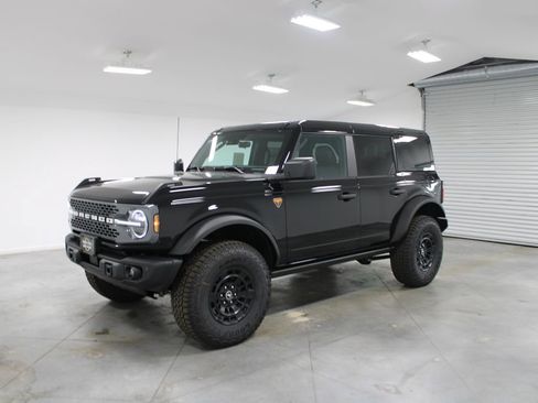 New 2026 Ford Bronco Badlands AWD/4WD image 3