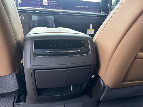 Used 2026 Cadillac Escalade Luxury RWD image 23