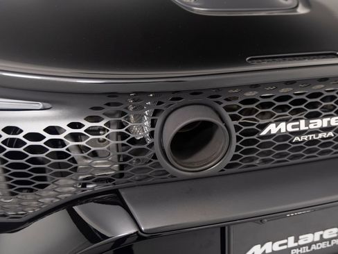 Used 2023 McLaren Artura RWD image 38